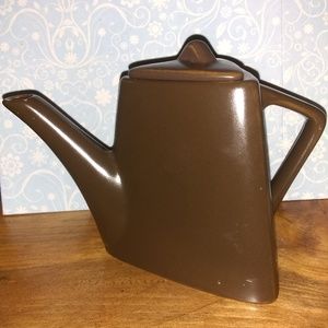 Designpac Triangular Modern/Art Deco Tea Pot